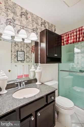 7641 Miller Fall Rd, Rockville MD 20855-1165 exterior