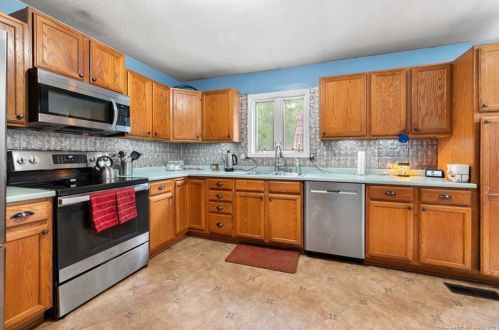 192 Geer Rd, Exeter CT 06249-2604 exterior