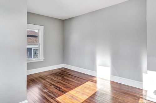 41 Spg St, Milford CT 06460-5052 exterior