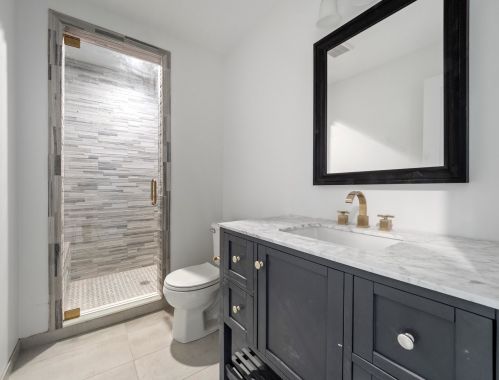 2048 Pratt Blvd, Chicago IL  60645-4981 exterior