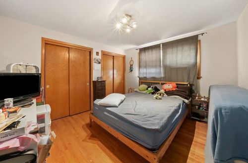 6724 63rd St, Chicago IL 60638-4004 exterior