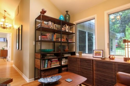 7 Elba Ave, Hopatcong NJ  07843-1807 exterior