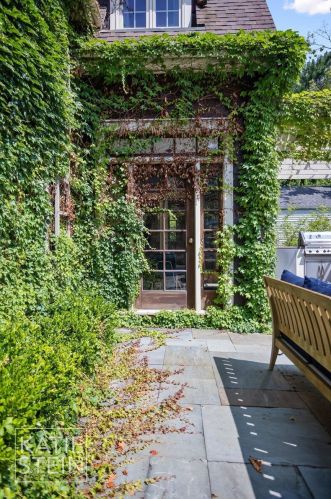 700 Plymouth Ave, Grand Rapids MI 49505-6069 exterior