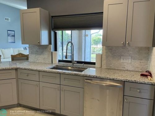 117 Sagamore Ter, Fort Pierce FL 34983-1262 exterior