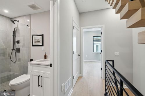 2200 Kater St, Philadelphia PA 19146-1139 exterior