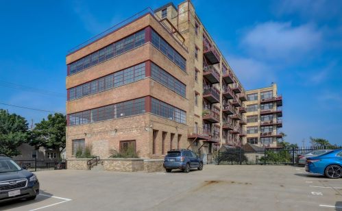 215 Maple St, Milwaukee WI 53204-4047 exterior