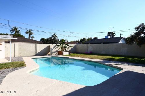 5711 12 Pl, Phoenix AZ 85014-5157 exterior