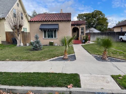 308 Locust St, Turlock, CA 95380-5326