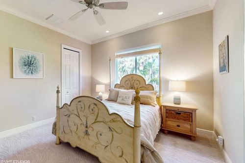 7511 Hogan Ct, Naples FL 34113-3055 exterior