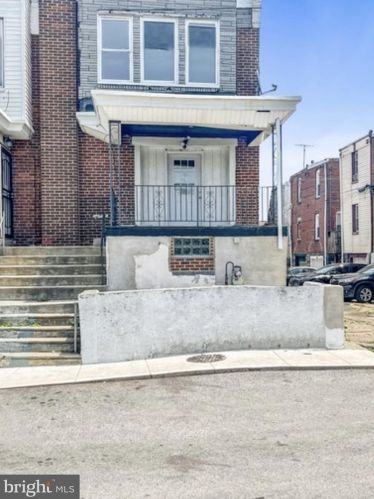 112 7th St, Darby, PA 19023-2309