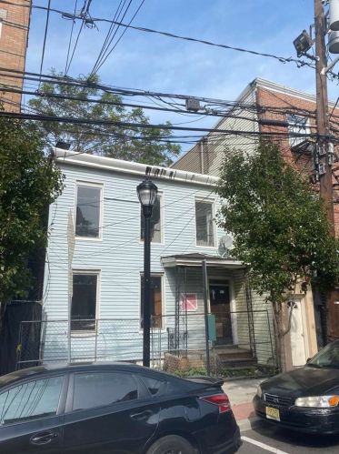1219 Bergenline Ave, Union City NJ 07087-2723 exterior