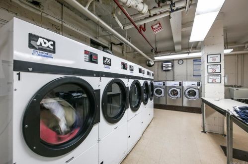 610 Waring Ave, Bronx NY 10467-7707 exterior