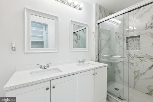 5117 Mount Vernon Memorial Hwy, Alexandria VA  22309-3319 exterior