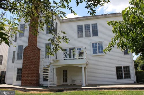 204 Deep Trail Ln, Rockville MD  20850-7753 exterior