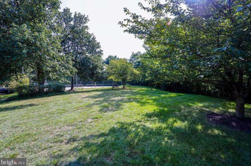 801 Howard St, Alexandria VA 22304-5459 exterior