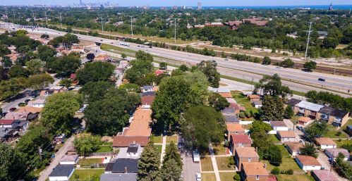 9132 Saginaw Ave, Chicago IL  60617-4150 exterior