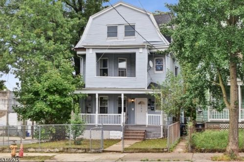 260 Seymour Ave, Newark NJ  07112-1633 exterior