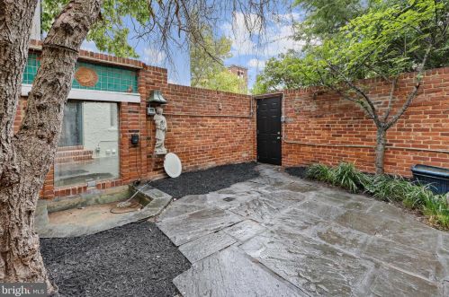 2731 Dumbarton St, Washington DC 20007-3336 exterior