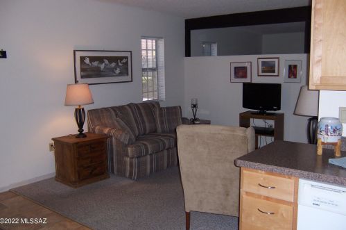 1092 Calle De La Temporada, Green Valley, AZ 85614-1966