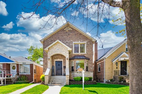 5212 Moody Ave, Chicago, IL 60630-1039