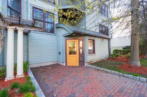 185-195 High St, Brookline MA  02445-7059 exterior