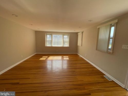 921 Friendship St, Philadelphia PA 19149-1621 exterior