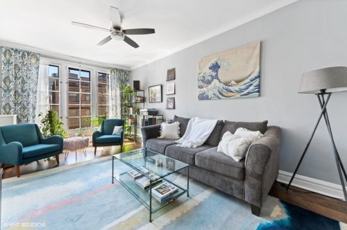 438 Surf St, Chicago, IL 60657-0010