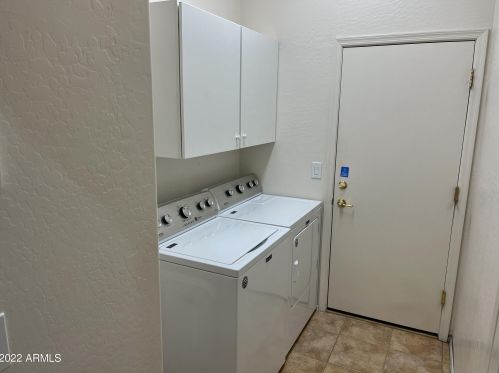 32016 23rd Ave, Phoenix AZ  85085-7050 exterior