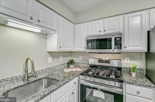 10414 Heathside Way, Rockville MD 20854-6346 exterior