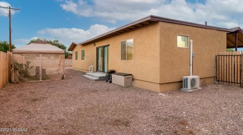 2201 Los Altos Ave, Tucson AZ  85705-5727 exterior