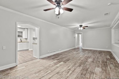 18258 Robert St, Melvindale MI  48122-1421 exterior