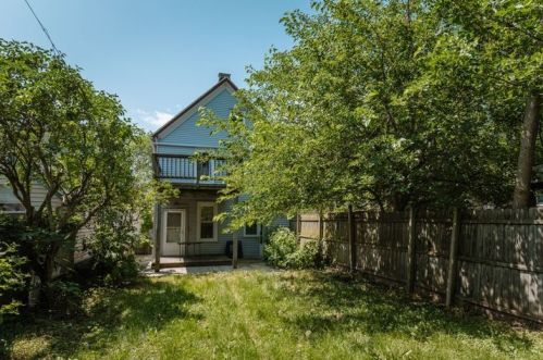 1856 Arlington Pl, Milwaukee WI 53202-1619 exterior