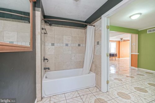 15 Pne St, Camden NJ 08103-3353 exterior