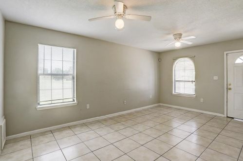 340 6th St, Hempstead TX  77445-4701 exterior