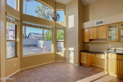 516 Anderson Ave, Phoenix AZ  85022-2370 exterior