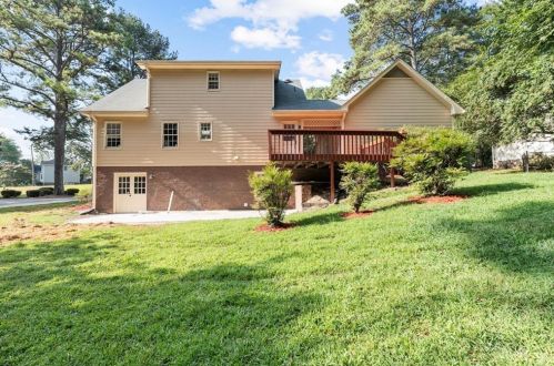 3845 Laurel Fls Dr, Lithonia GA 30039-6586 exterior