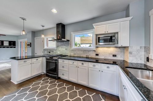 2047 Honore St, Chicago IL  60614-3910 exterior