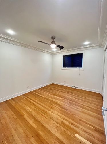 7823 Kilbourn Ave, Chicago IL 60646-5019 exterior