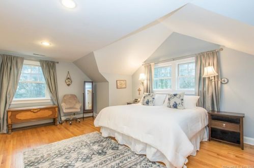 17 Overidge Ln, Wilton CT 06897-3223 exterior