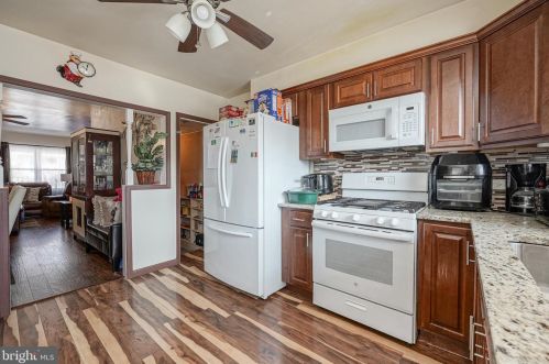 6327 Glenloch St, Philadelphia PA  19135-3203 exterior