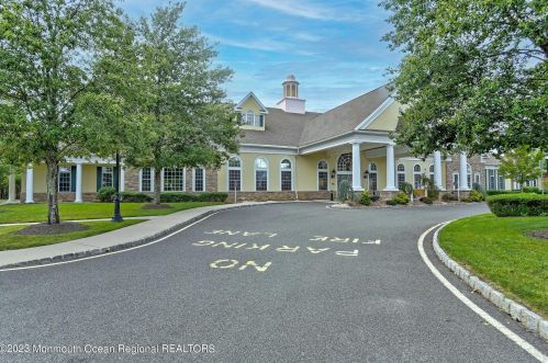 17 Spencer Dr, Jackson Twp NJ  08527-4389 exterior