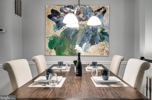 5319 Buxton Ct, Alexandria VA 22315-4760 exterior