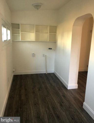 98 6 St, Darby PA 19023-2307 exterior