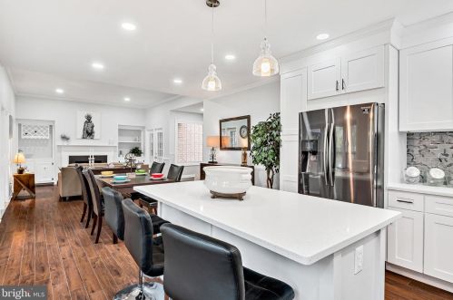 1205 Limerick Ct, Hummelstown PA  17036-9152 exterior