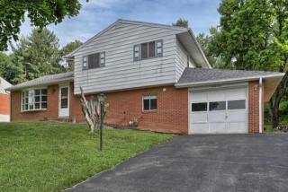 93 Barre Dr, Lancaster, PA 17601-3269