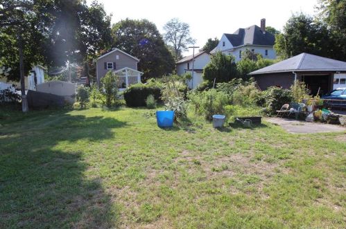 12 Smith St, Derby CT 06418-1216 exterior