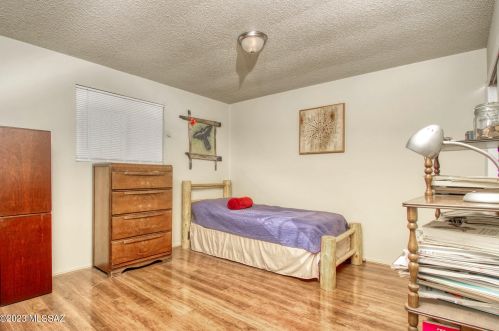 892 Glenn St, Tucson AZ  85705-4120 exterior