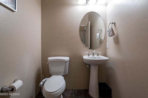 150 Castlefield Cir, Tucson AZ  85704-5783 exterior