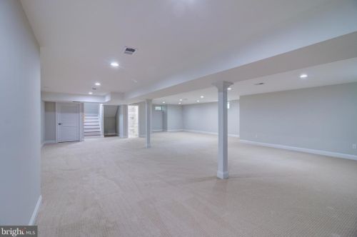 293 Riverside Dr, Princeton NJ 08540-4017 exterior