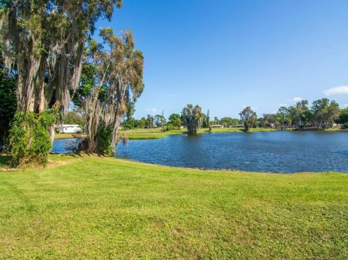 36 Del Prado St, Fort Pierce FL 34952-2850 exterior